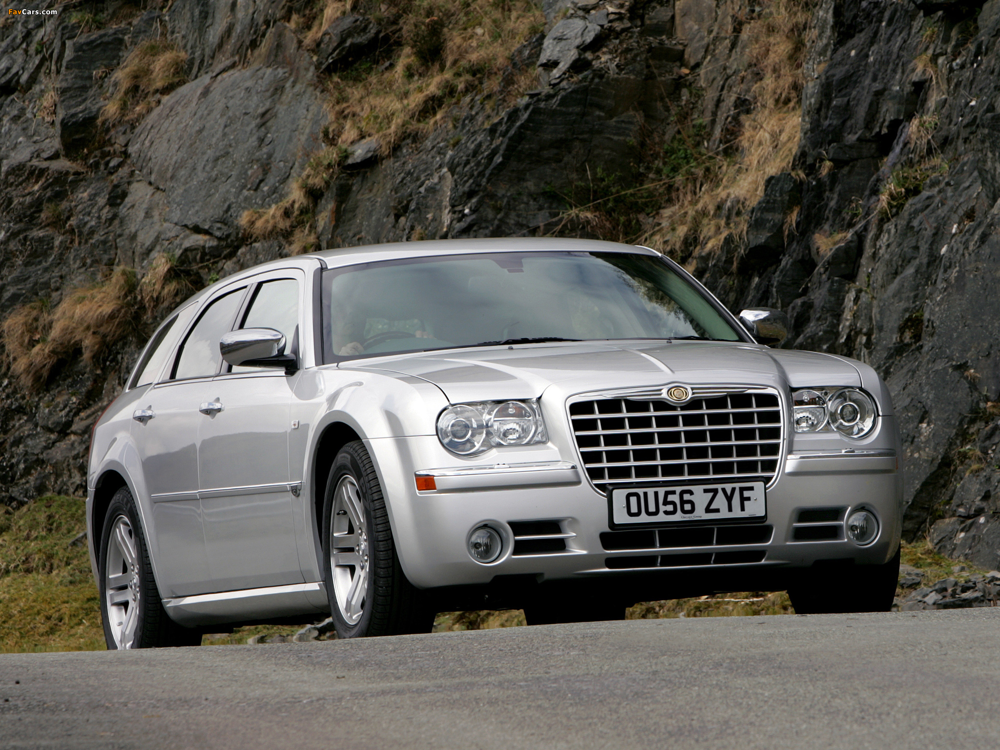 Images of Chrysler 300C Touring UK-spec 2007–10 (2048 x 1536)