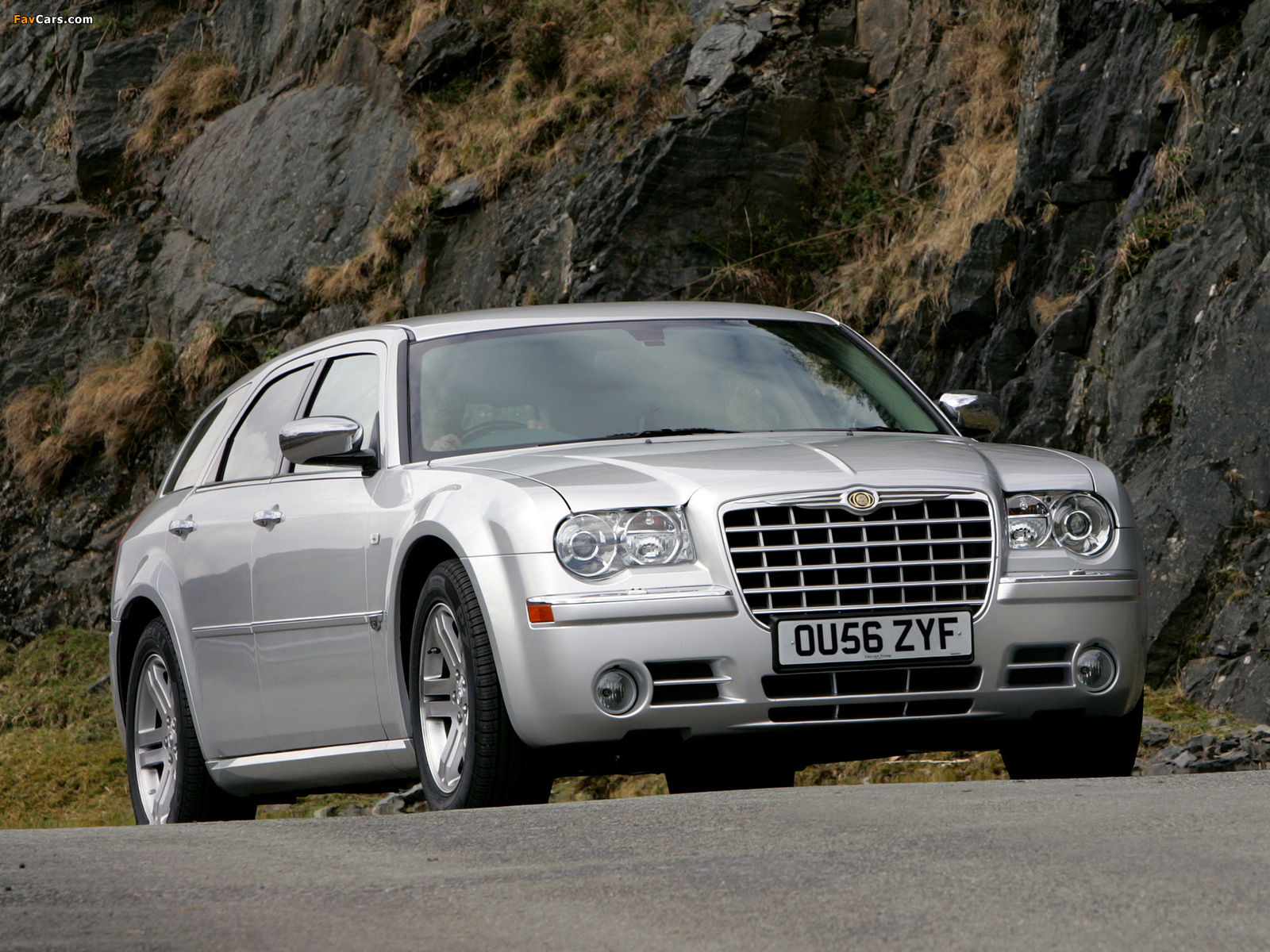 Images of Chrysler 300C Touring UK-spec 2007–10 (1600 x 1200)