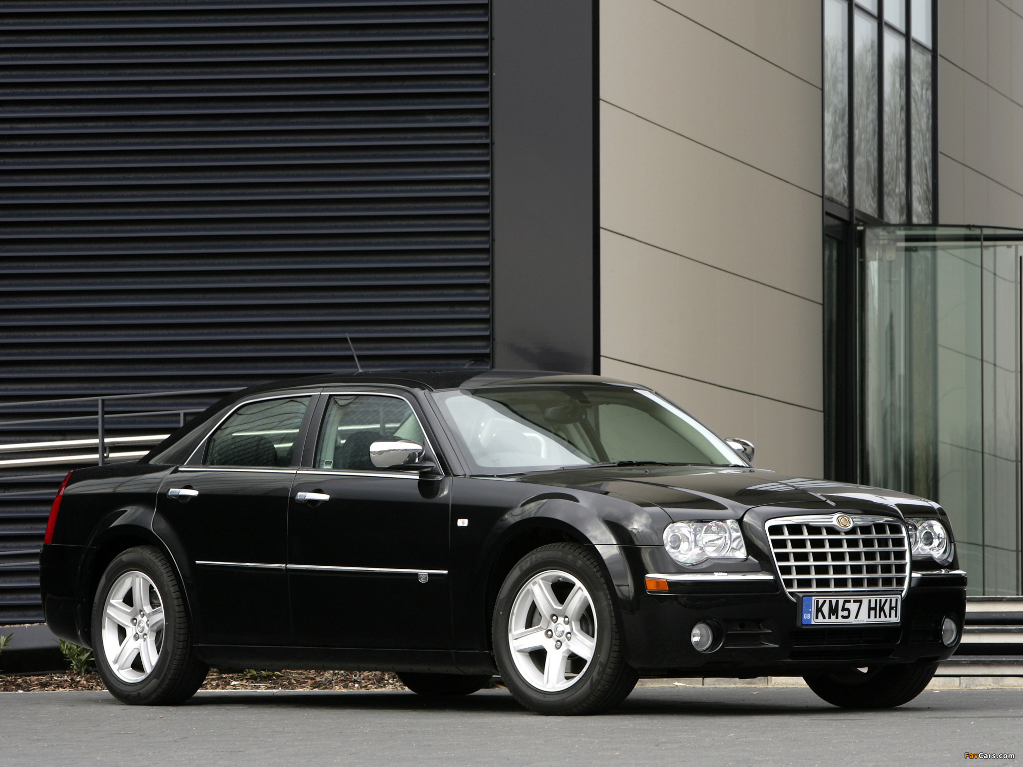 Photos of Chrysler 300C UK-spec (LE) 2007–10 (2048 x 1536)