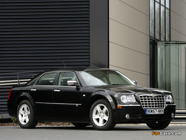 Photos of Chrysler 300C UK-spec (LE) 2007–10 (640 x 480)