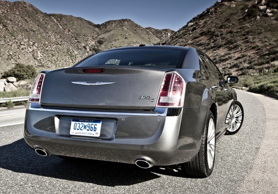 Photos of Chrysler 300 2011