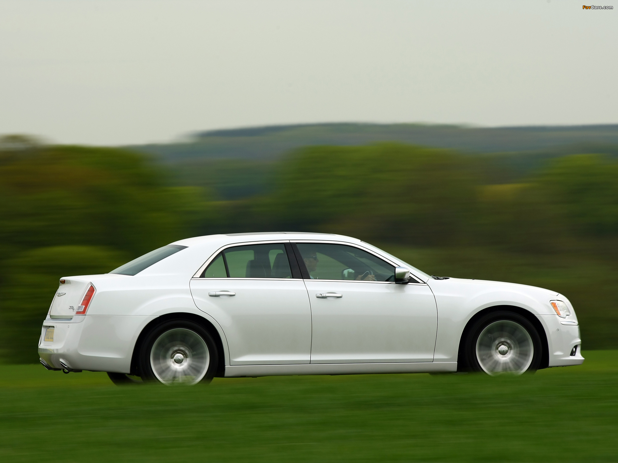 Photos of Chrysler 300C UK-spec 2012 (2048 x 1536)