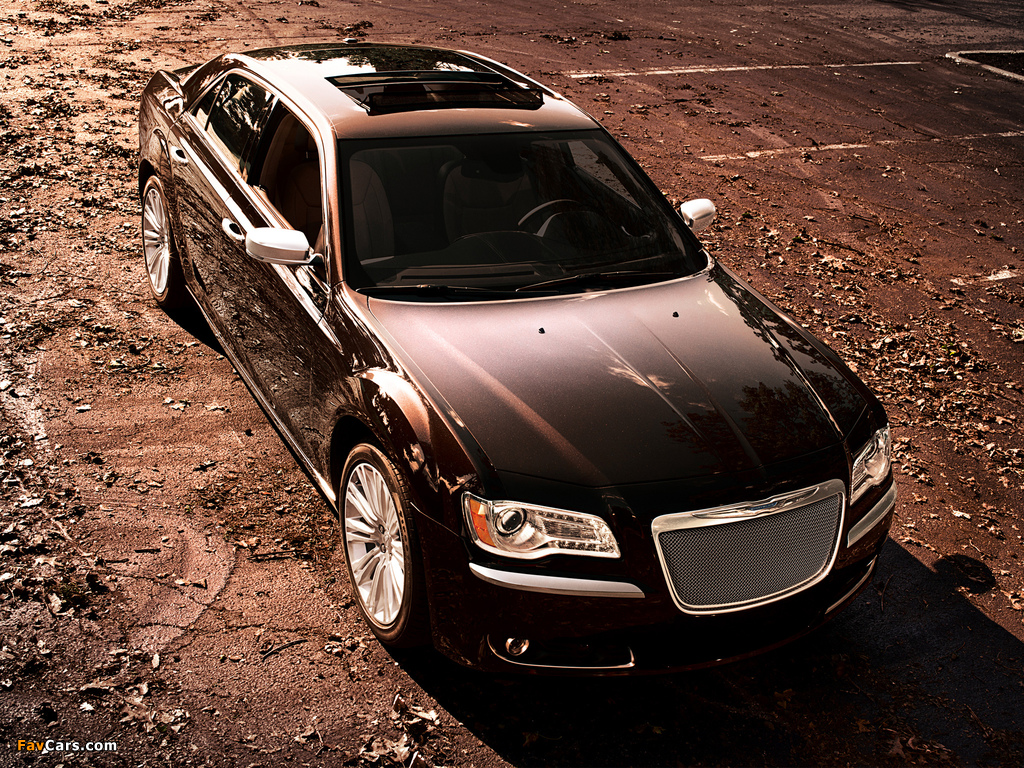 Photos of Chrysler 300C Luxury Series 2012–13 (1024 x 768)