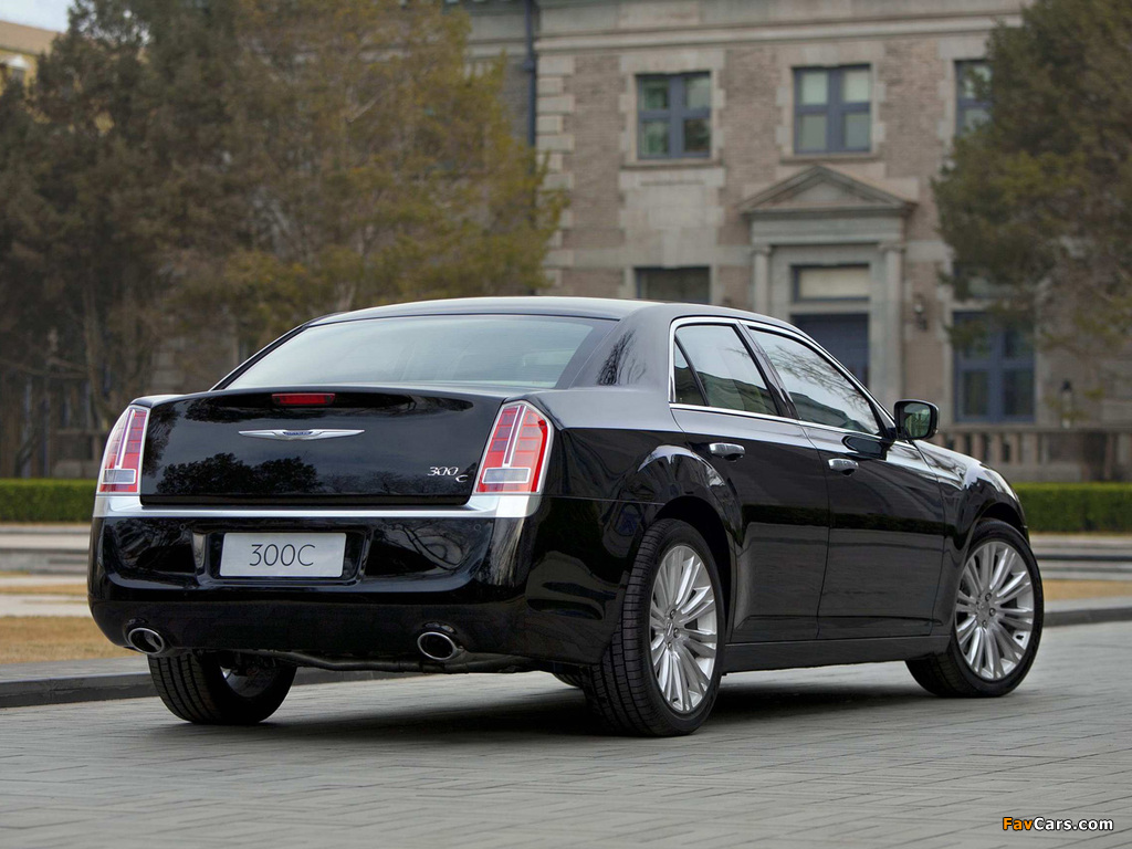 Photos of Chrysler 300C 2012 (1024 x 768)