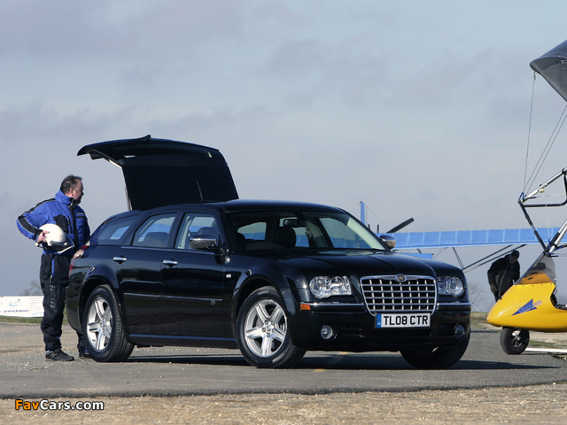 Photos of Chrysler 300C Touring UK-spec 2007–10 (640 x 480)
