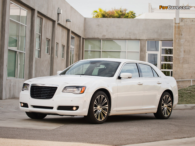Pictures of Chrysler 300S 2011–14 (640 x 480)