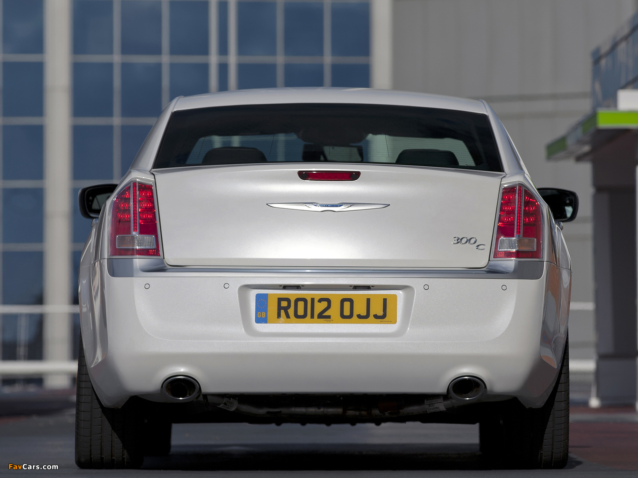 Pictures of Chrysler 300C UK-spec 2012 (1280 x 960)