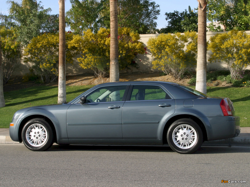 Chrysler 300 (LX) 2004–07 wallpapers (1024 x 768)