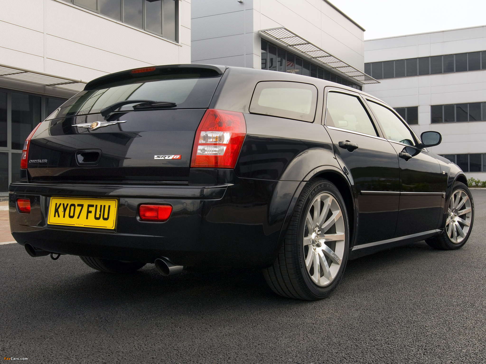 Chrysler 300C SRT8 Touring UK-spec (LE) 2007–10 wallpapers (2048 x 1536)