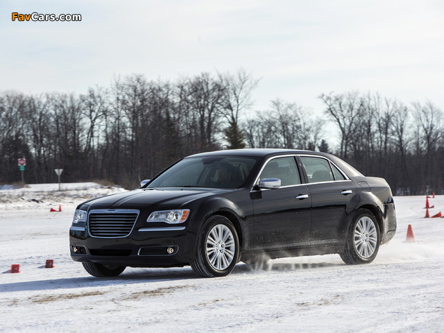 Chrysler 300C AWD 2011 wallpapers (640 x 480)