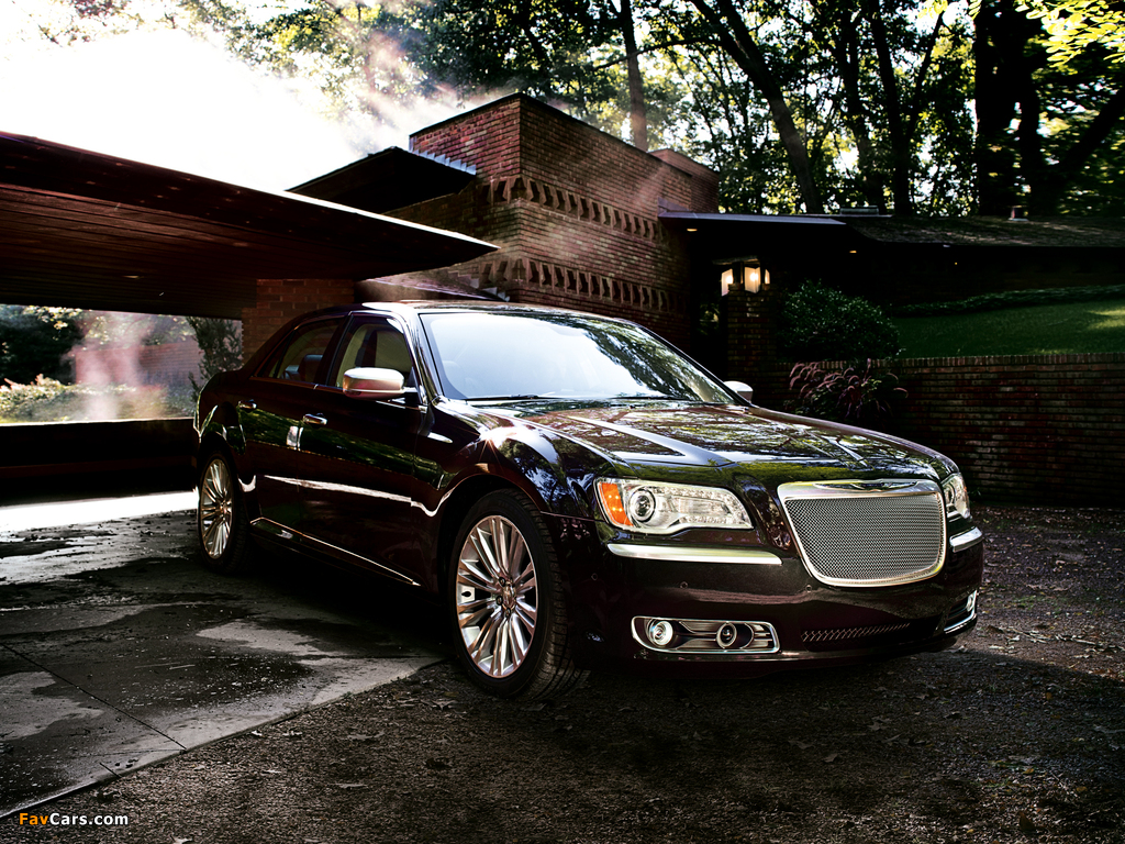 Chrysler 300C Luxury Series 2012–13 wallpapers (1024 x 768)