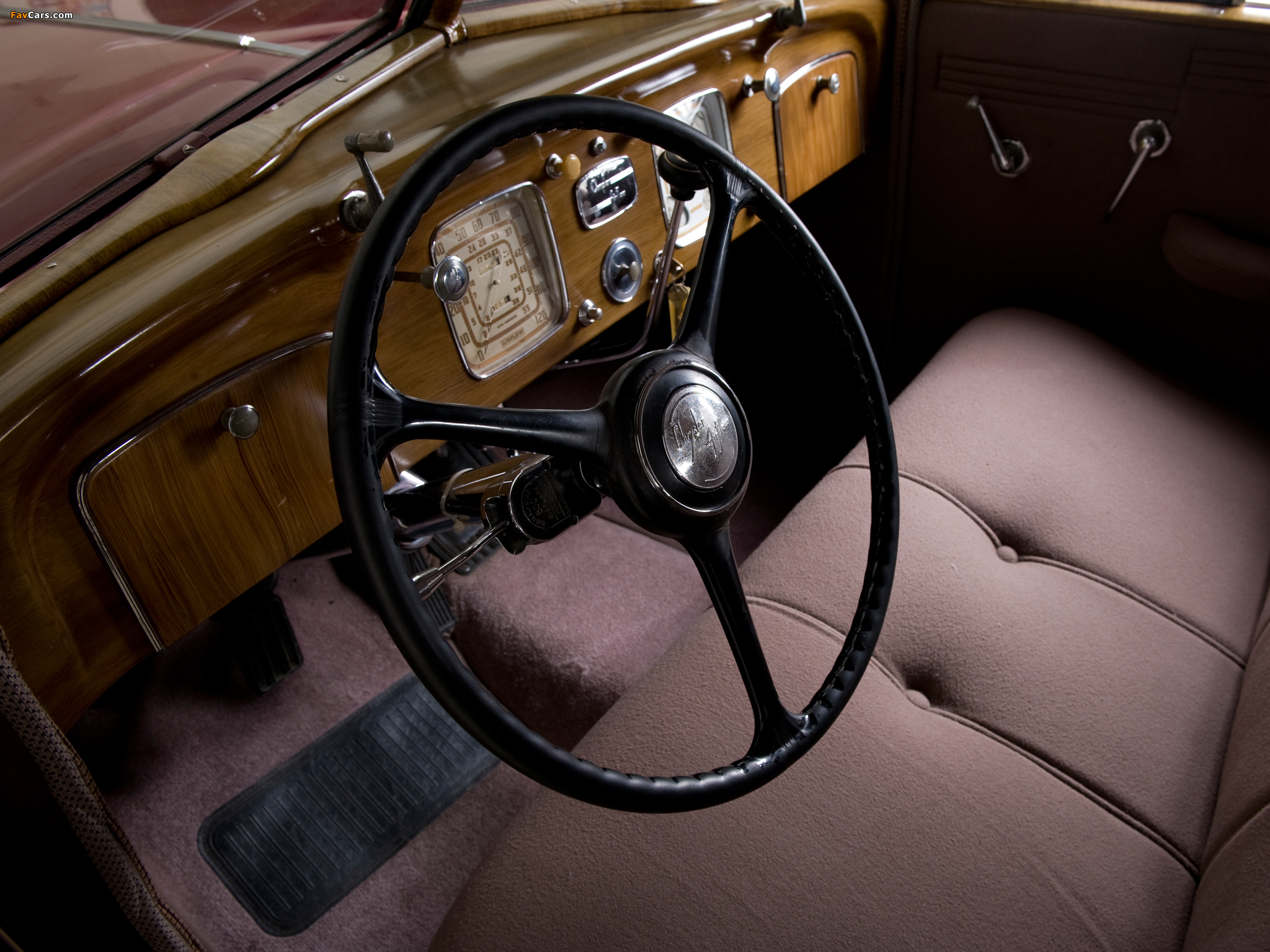 Chrysler Imperial Airflow Sedan 1936 pictures (2048 x 1536)