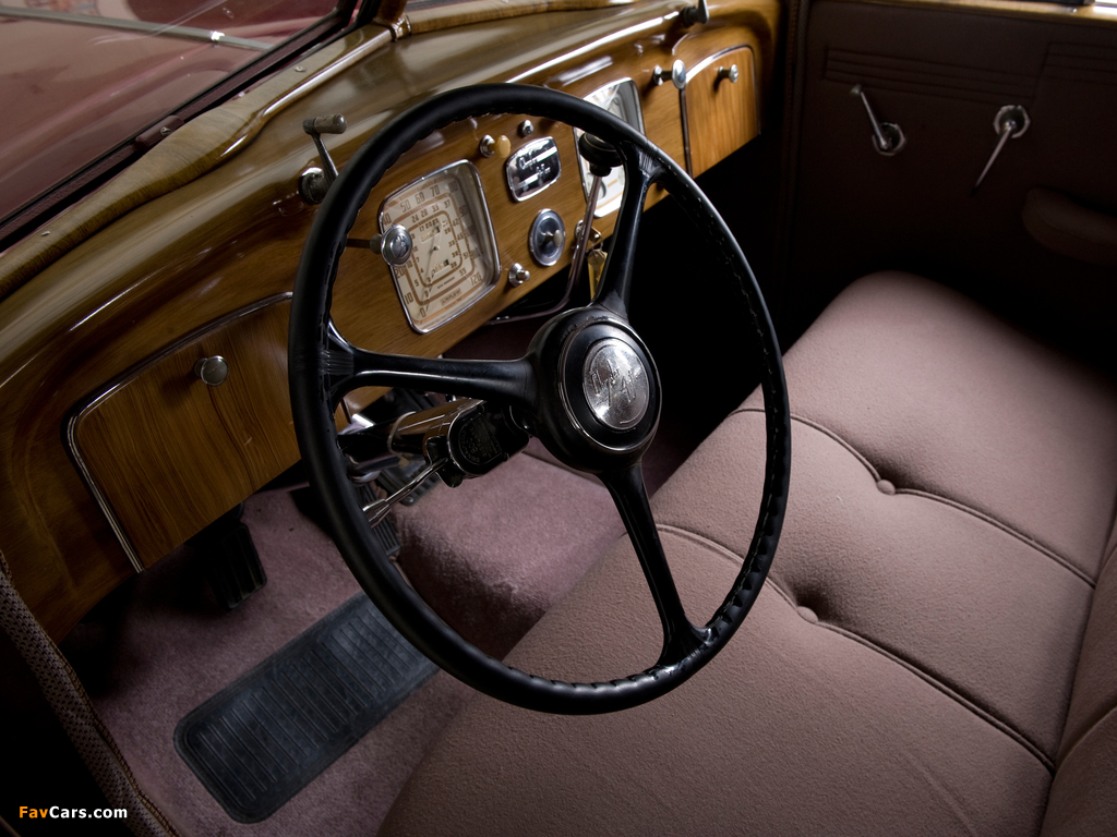 Chrysler Imperial Airflow Sedan 1936 pictures (1024 x 768)