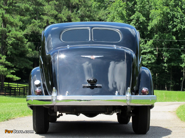 Chrysler Airflow Touring Sedan (C-17) 1937 wallpapers (640 x 480)