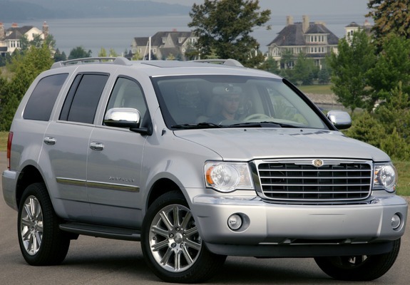 Chrysler Aspen 2006–08 images