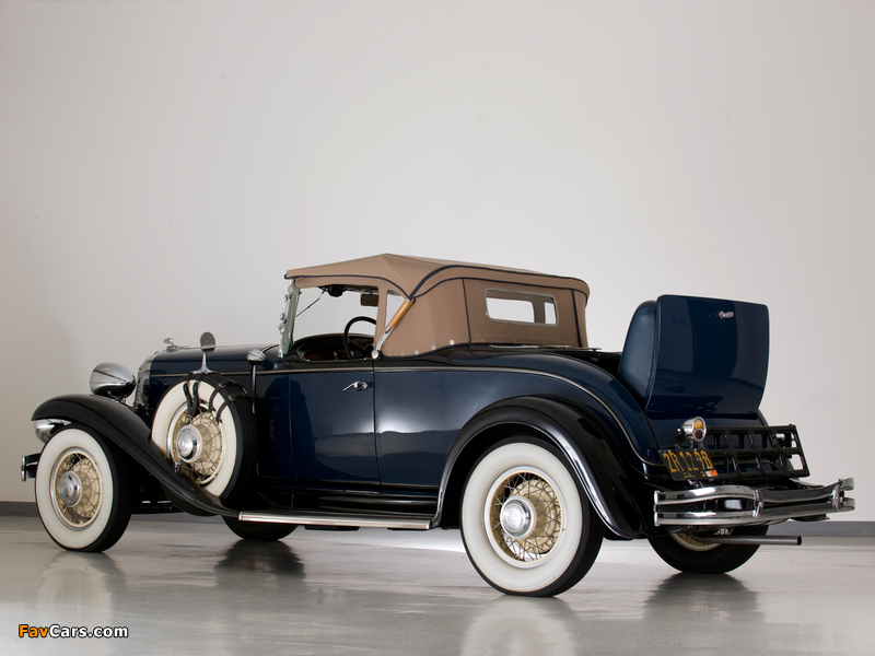 Pictures of Chrysler CD Deluxe Eight Roadster 1931–32 (800 x 600)