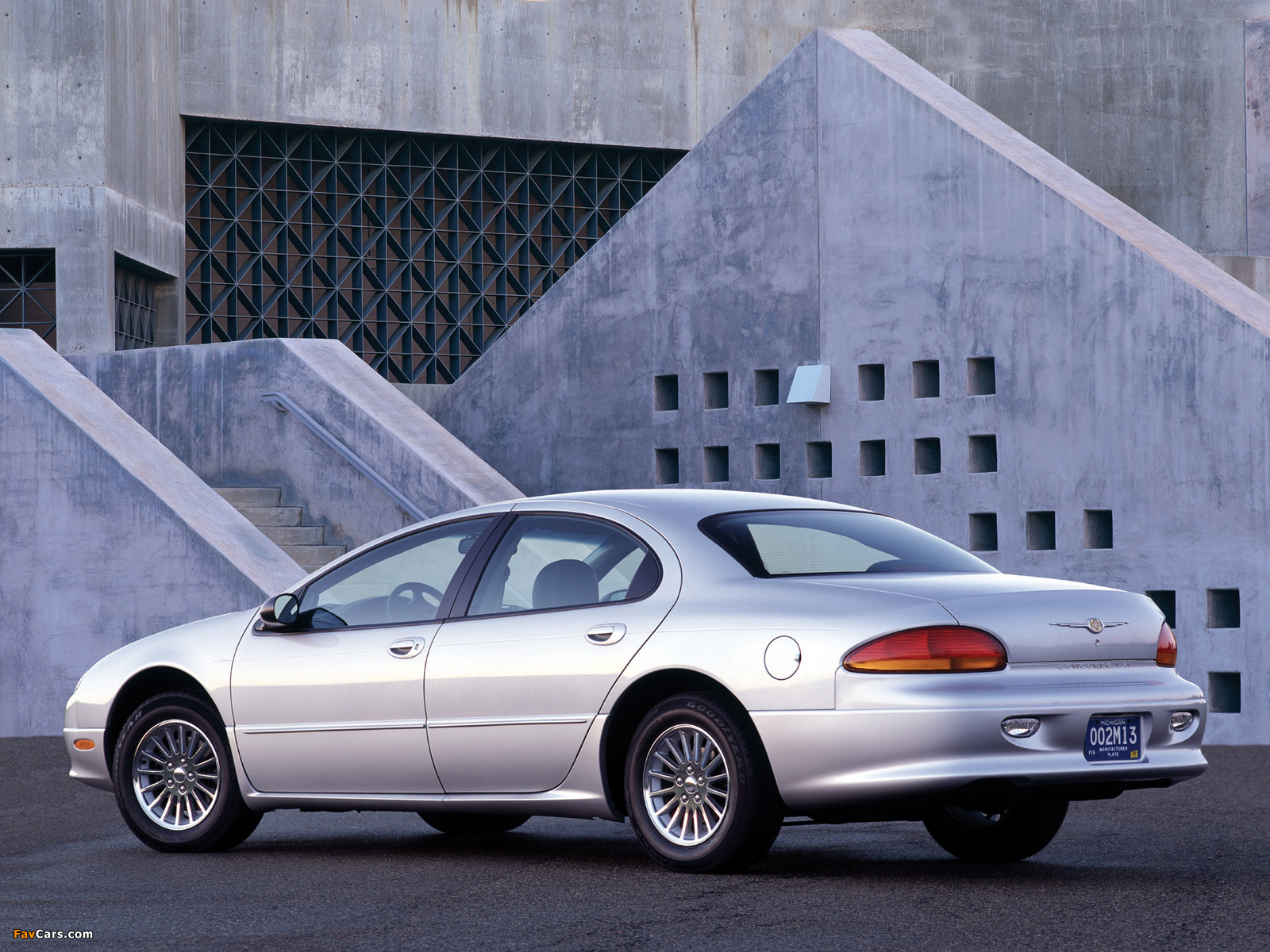 Chrysler Concorde 2001–03 pictures (1600 x 1200)