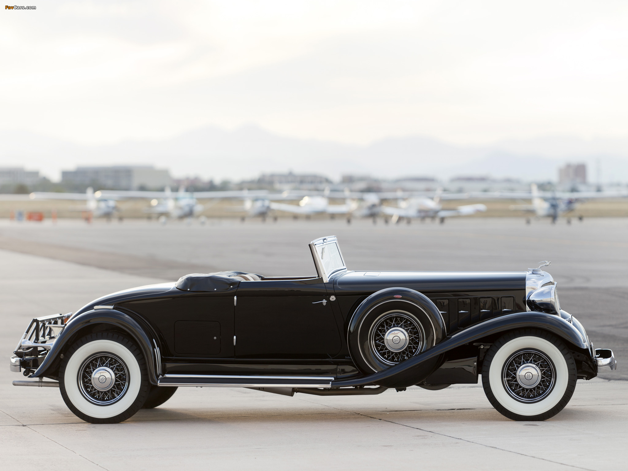 Chrysler Custom Imperial Roadster Convertible by LeBaron (CL) 1933 pictures (2048 x 1536)