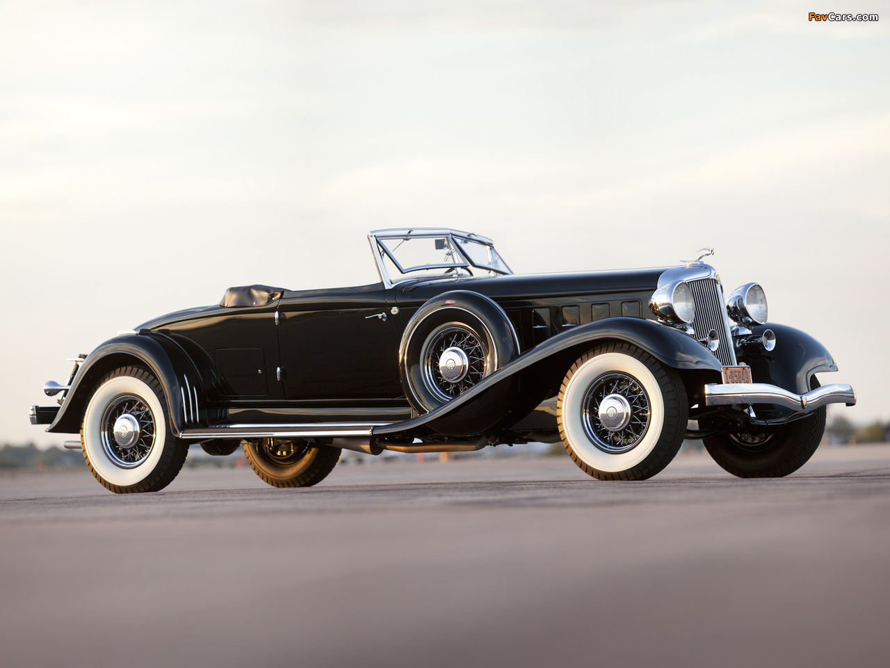 Chrysler Custom Imperial Roadster Convertible by LeBaron (CL) 1933 wallpapers (1280 x 960)
