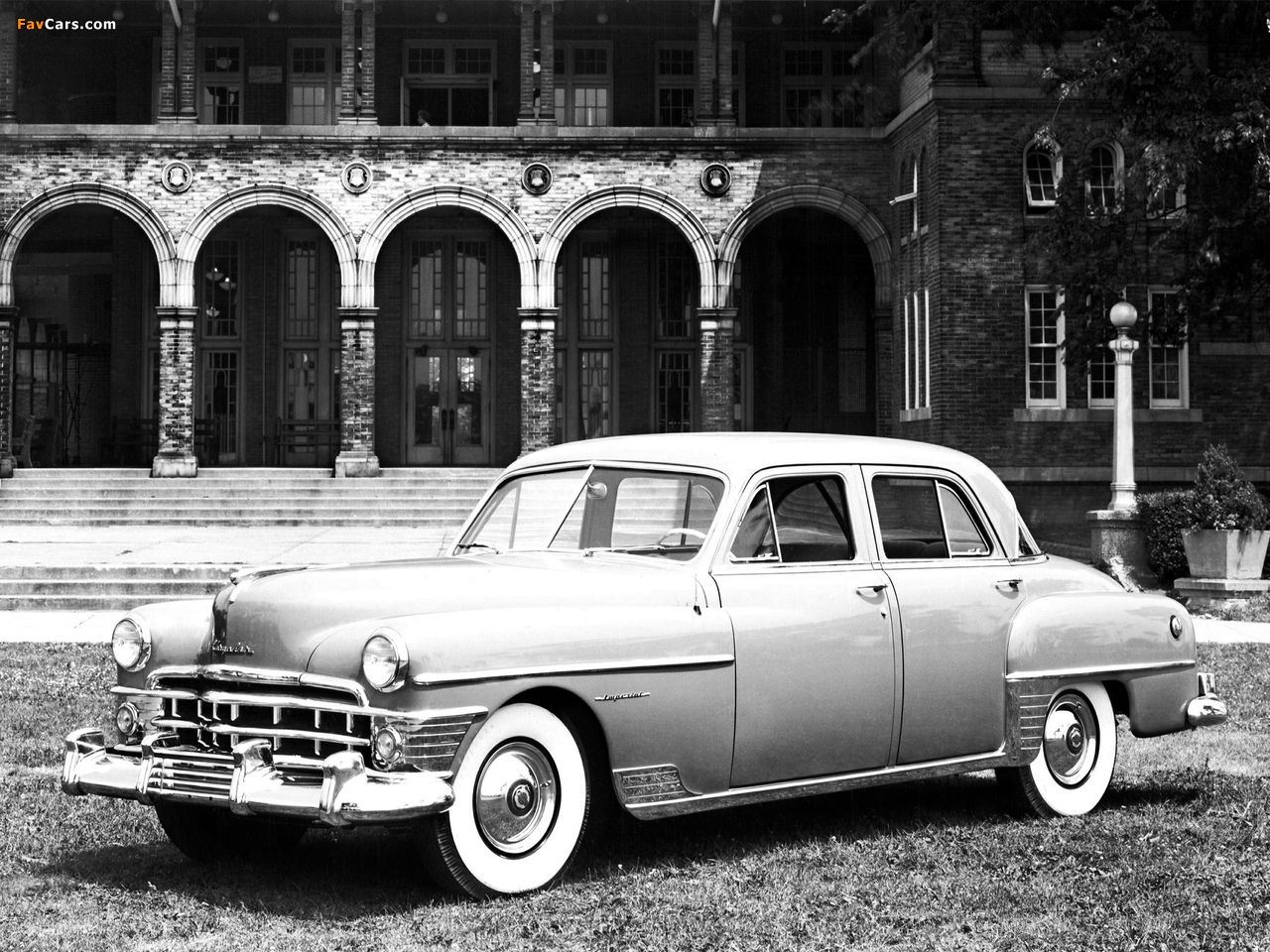 Chrysler Imperial 4-door Sedan 1950 images (1280 x 960)