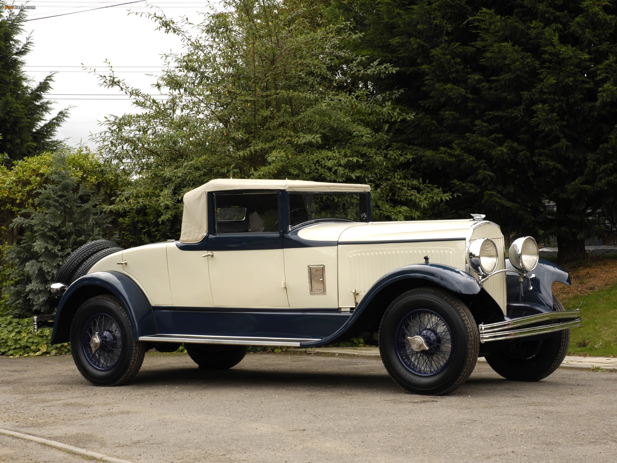 Images of Chrysler Imperial Convertible Coupe (L80) 1928–30 (2048 x 1536)
