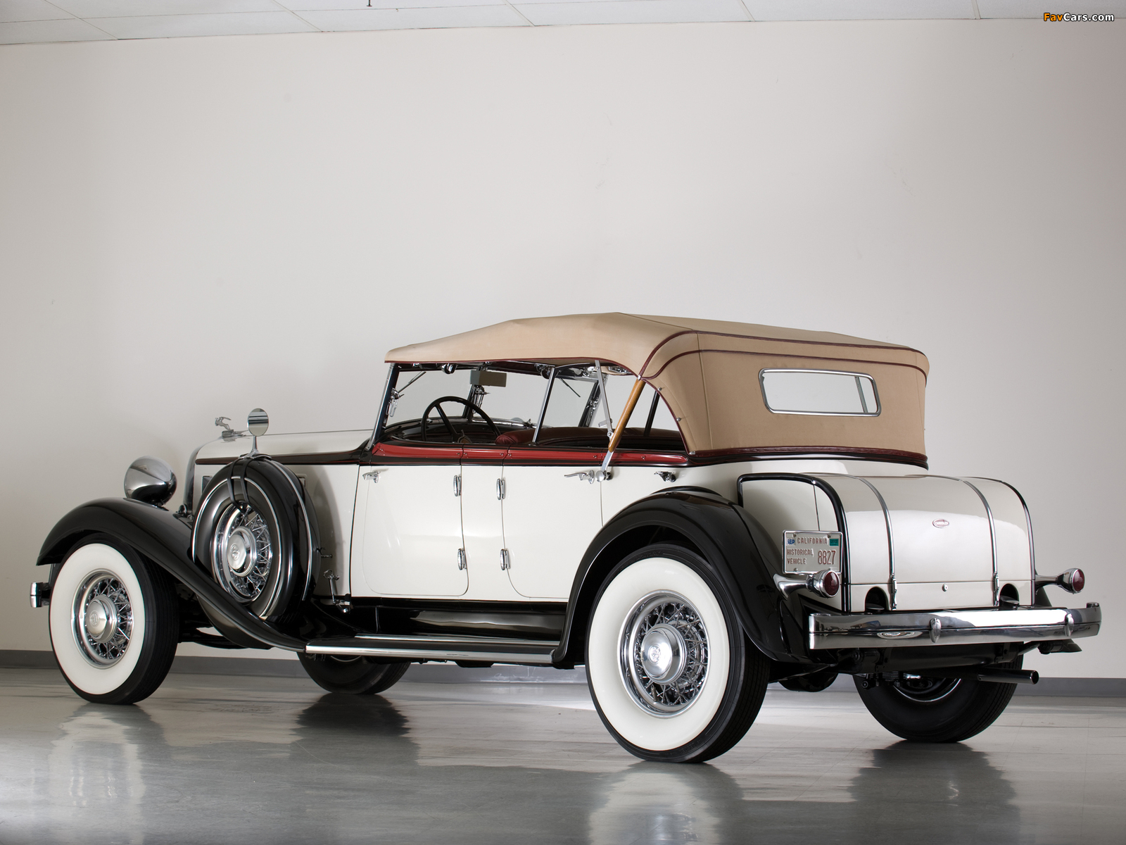 Images of Chrysler Imperial Sport Phaeton by LeBaron (CL) 1933 (1600 x 1200)