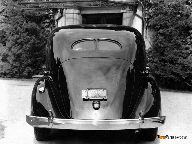Images of Chrysler Imperial Town Car by LeBaron (C-15) 1937 (640 x 480)