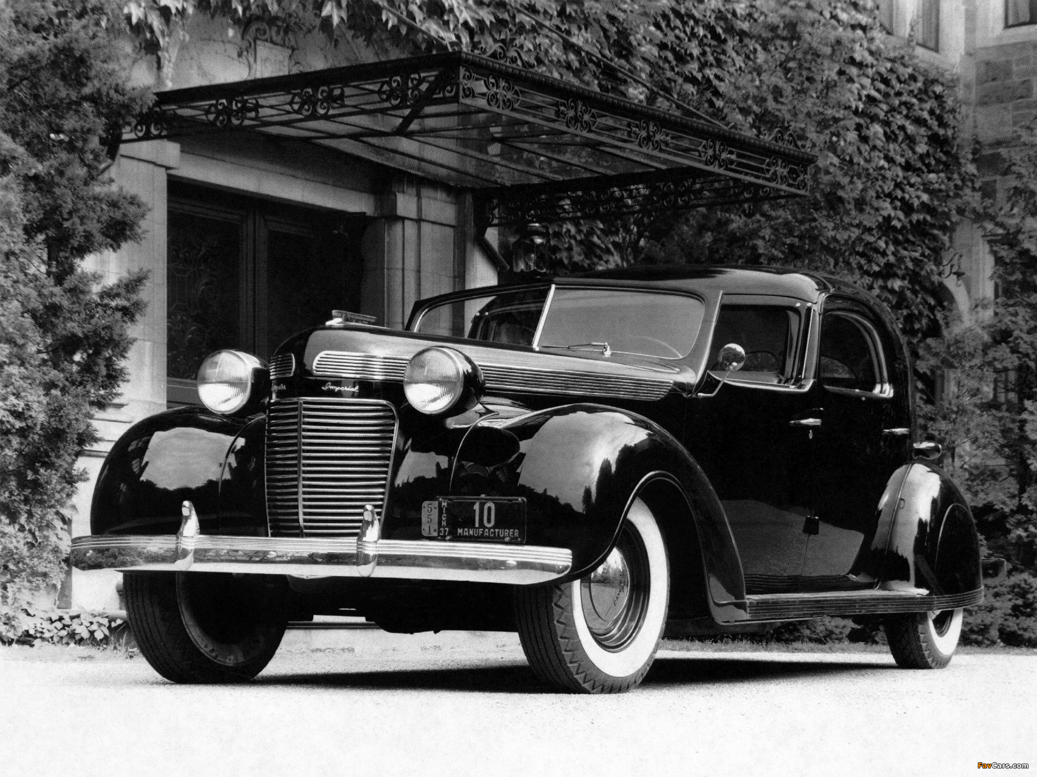 Images of Chrysler Imperial Town Car by LeBaron (C-15) 1937 (2048 x 1536)
