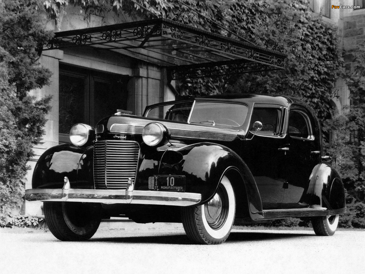 Images of Chrysler Imperial Town Car by LeBaron (C-15) 1937 (1280 x 960)