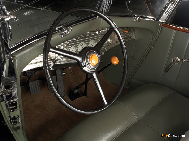 Photos of Chrysler Imperial Convertible Coupe by LeBaron (CL) 1932 (800 x 600)