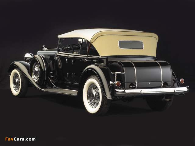 Photos of Chrysler Imperial Sport Phaeton by LeBaron (CL) 1933 (640 x 480)