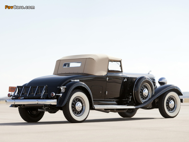 Pictures of Chrysler Custom Imperial Roadster Convertible by LeBaron (CL) 1933 (640 x 480)
