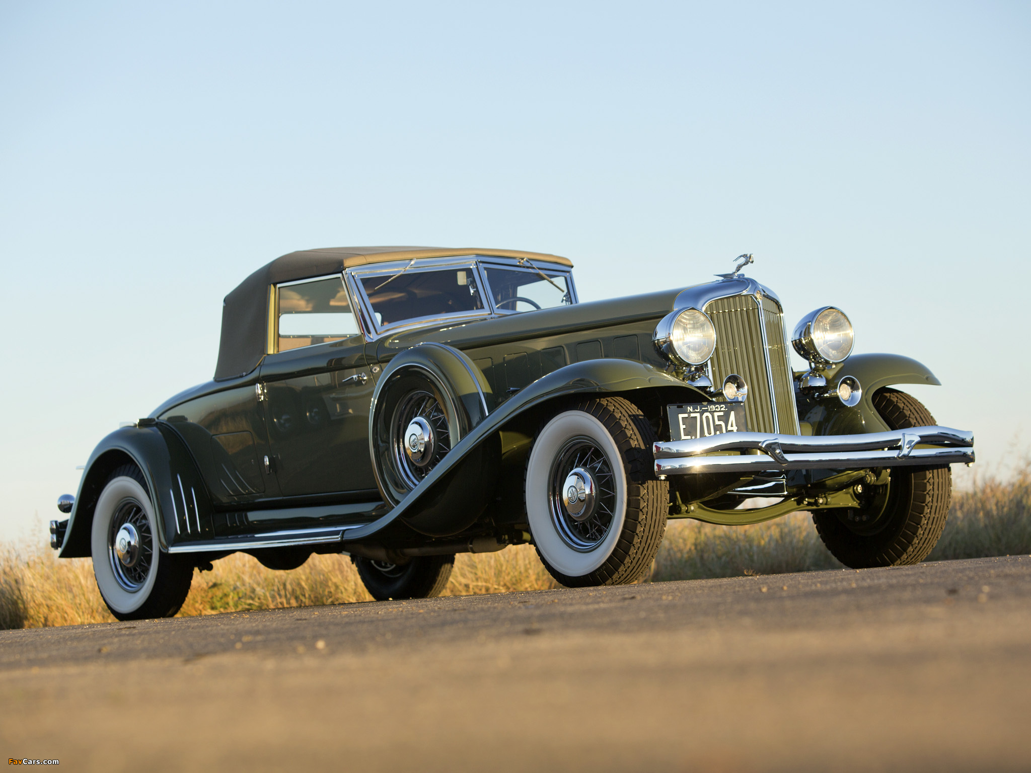 Chrysler Imperial Convertible Coupe by LeBaron (CL) 1932 wallpapers (2048 x 1536)