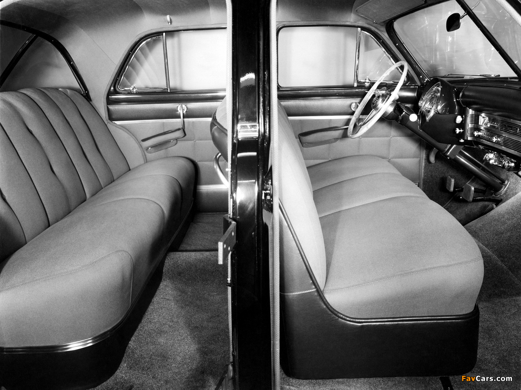 Chrysler Imperial 4-door Sedan 1950 wallpapers (1024 x 768)