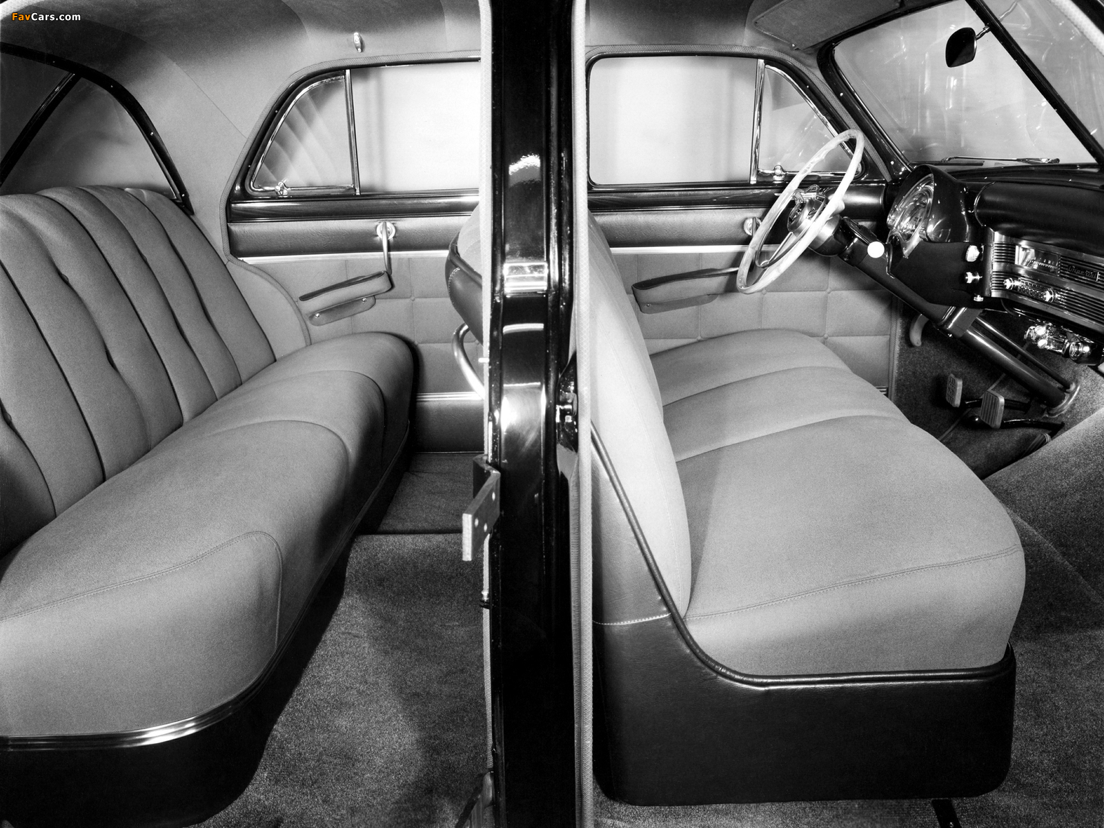 Chrysler Imperial 4-door Sedan 1950 wallpapers (1600 x 1200)