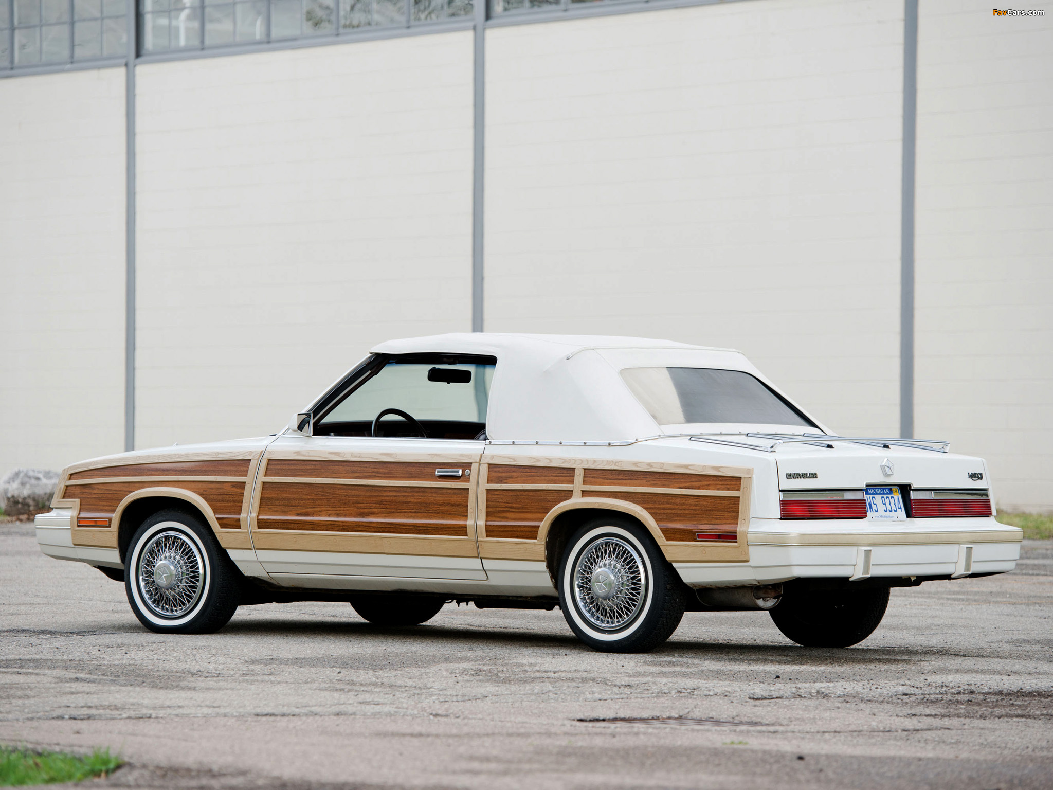 Images of Chrysler LeBaron Town & Country Convertible 1983–86 (2048 x 1536)