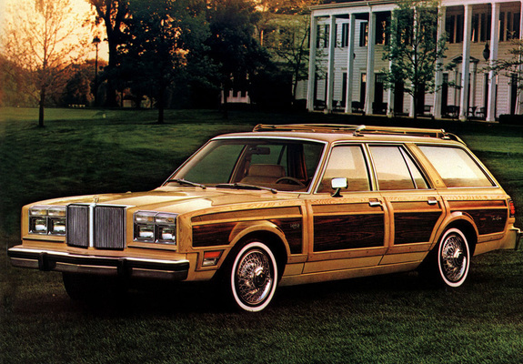 Photos of Chrysler LeBaron Town & Country Wagon 1981