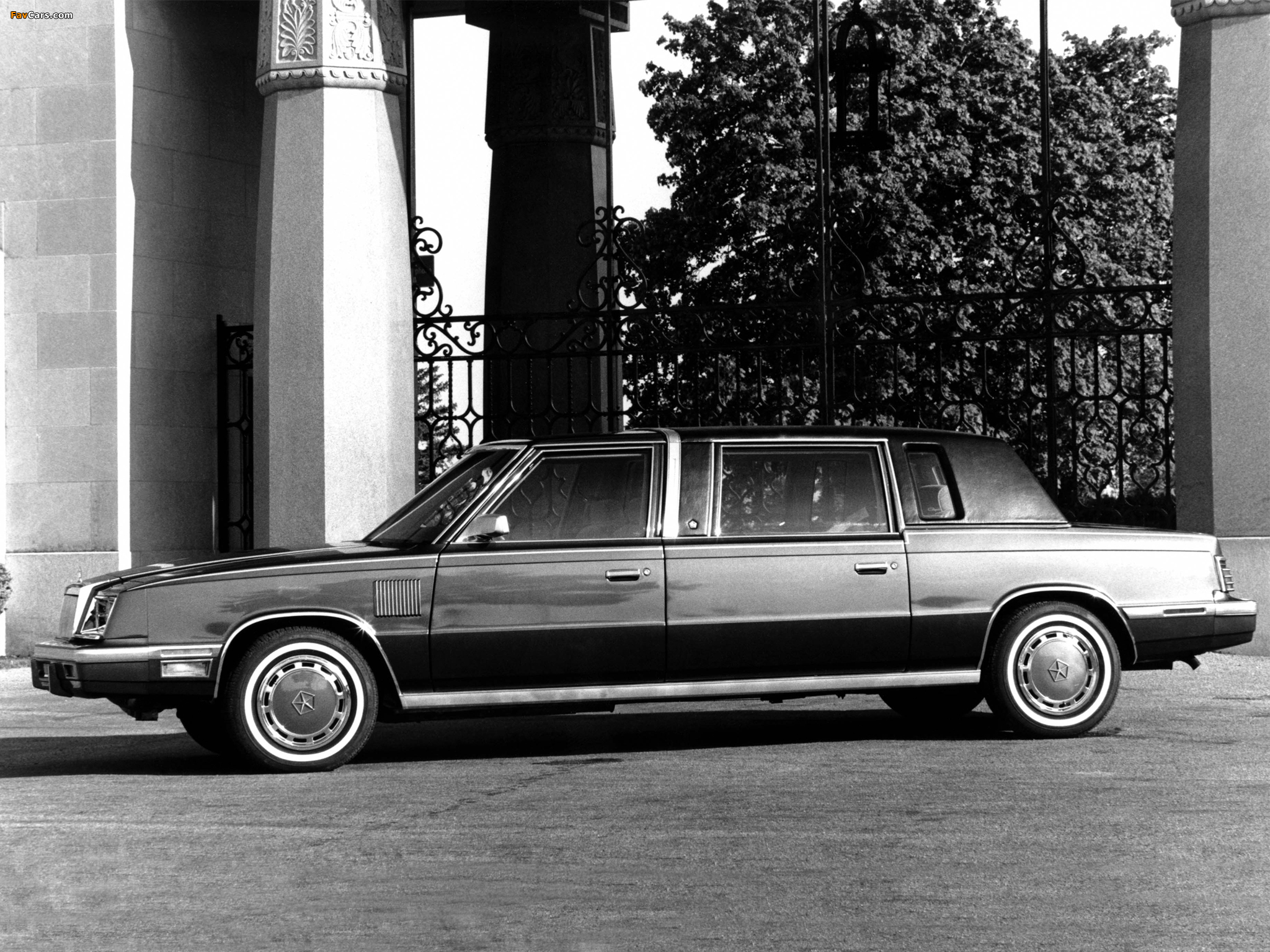 Chrysler Limousine 1983–86 pictures (2048 x 1536)