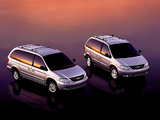 Chrysler Town & Country & Voyager 2000-04 images