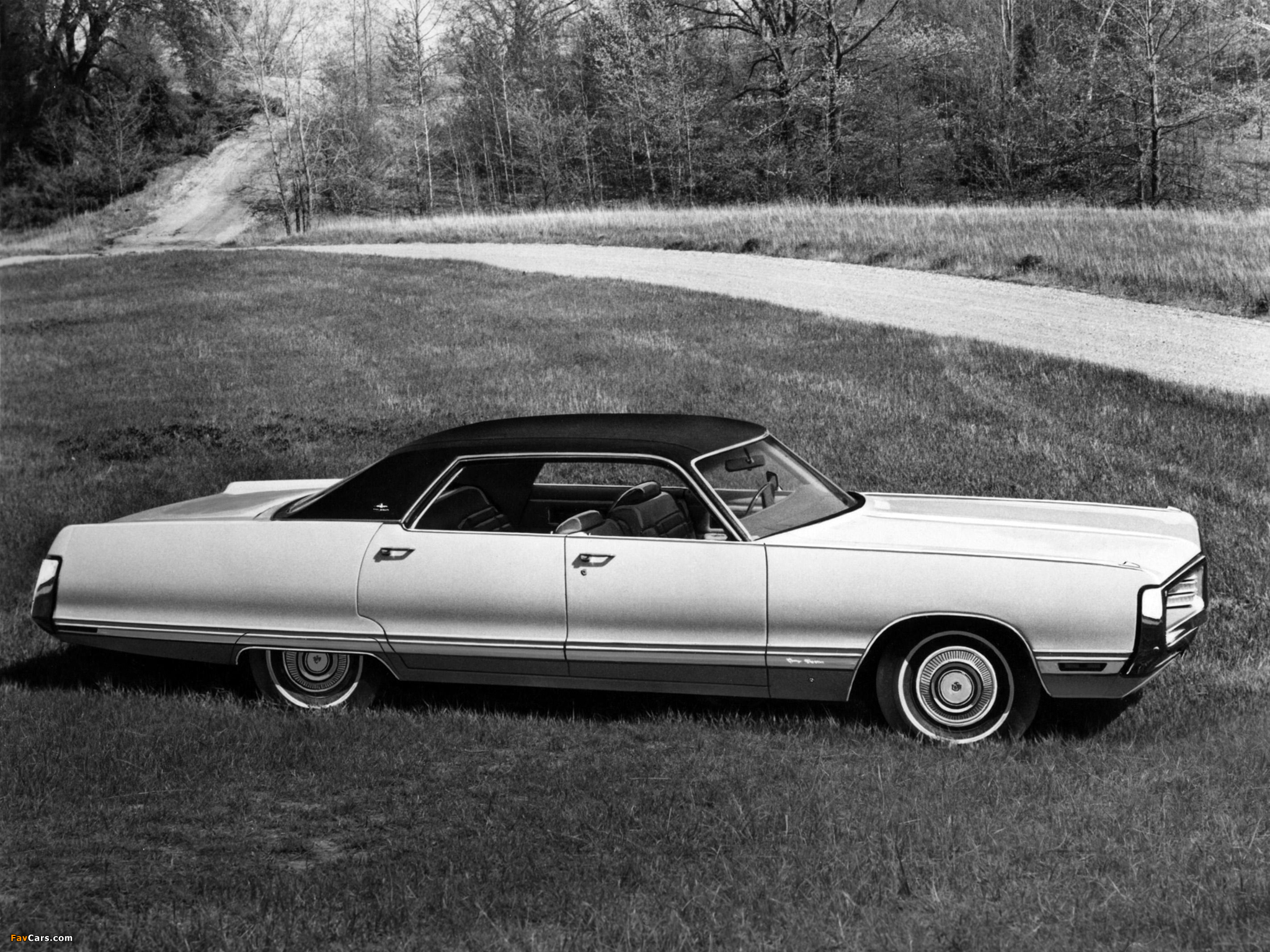 Chrysler New Yorker Brougham Hardtop Sedan (CS43) 1972 photos (2048 x 1536)