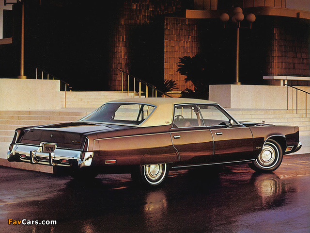 Pictures of Chrysler New Yorker Brougham Hardtop Sedan 1976 (640 x 480)