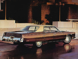 Pictures of Chrysler New Yorker Brougham Hardtop Sedan 1976