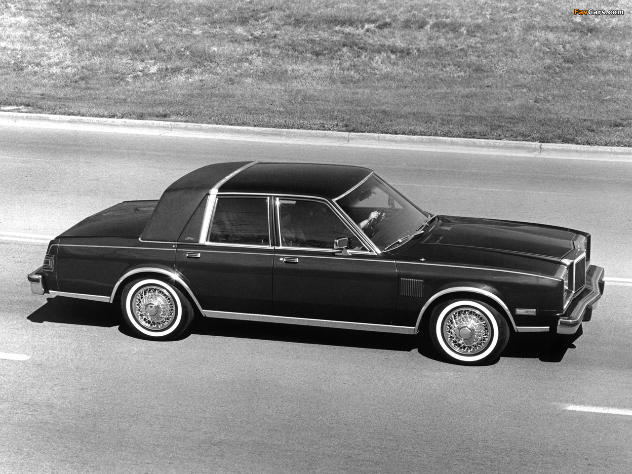 Pictures of Chrysler New Yorker Fifth Avenue Edition 1982 (1280 x 960)