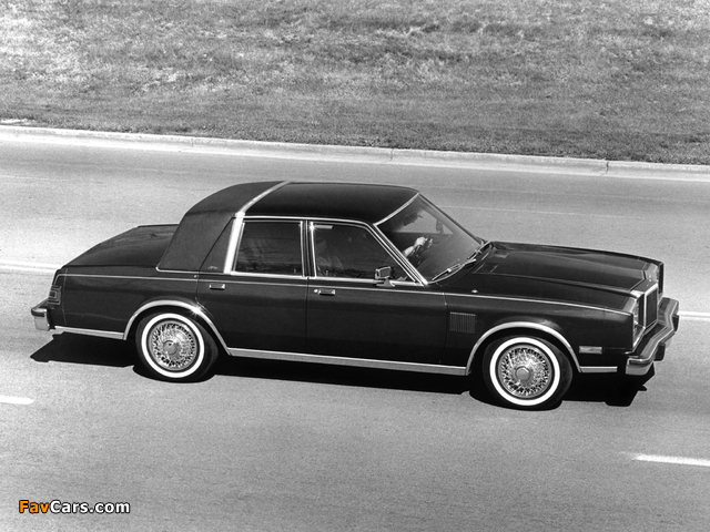 Pictures of Chrysler New Yorker Fifth Avenue Edition 1982 (640 x 480)