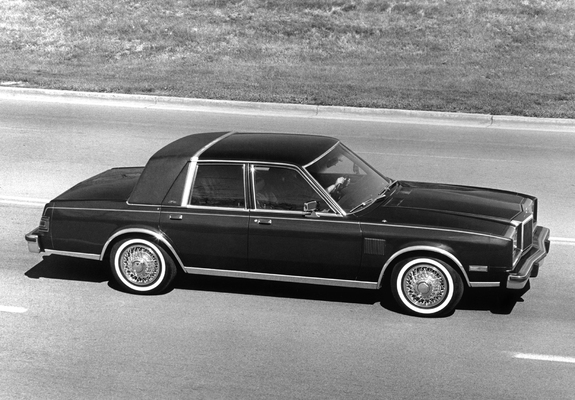 Pictures of Chrysler New Yorker Fifth Avenue Edition 1982