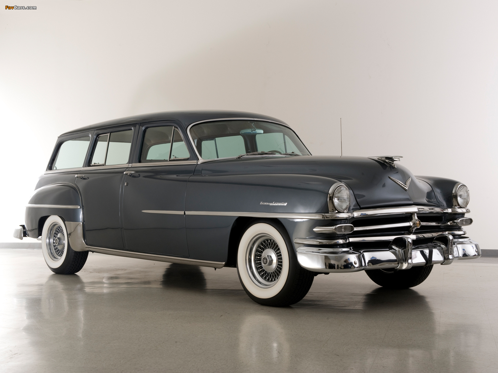 Pictures of Chrysler New Yorker Town & Country Station Wagon 1953 (1600 x 1200)