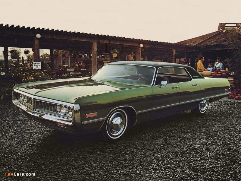 Chrysler Newport 4-door Hardtop 1972 images (800 x 600)