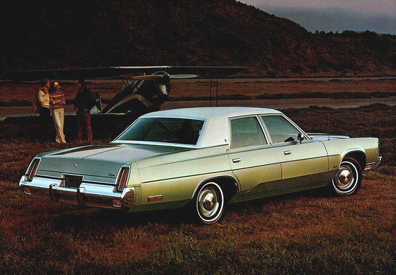 Chrysler Newport Sedan 1976 images