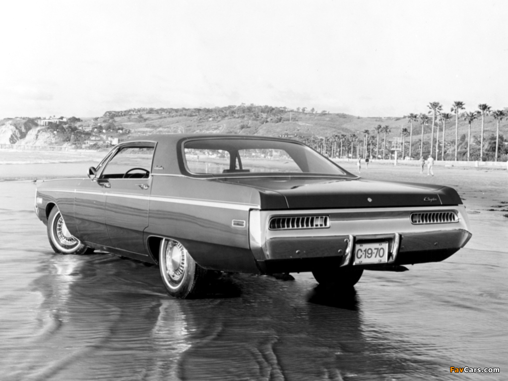 Pictures of Chrysler Newport Custom Hardtop Sedan (CL43) 1970 (1024 x 768)