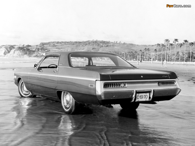Pictures of Chrysler Newport Custom Hardtop Sedan (CL43) 1970 (800 x 600)